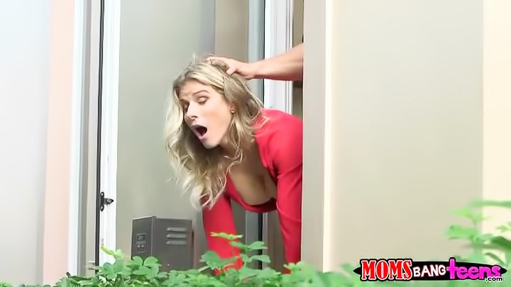 Two blondes and one boner - Humphole.com